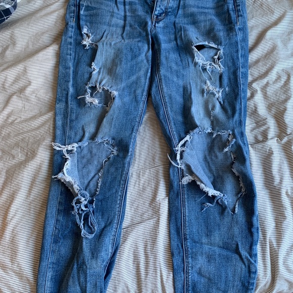 Ripped American Eagle Jeans - Picture 3 of 3